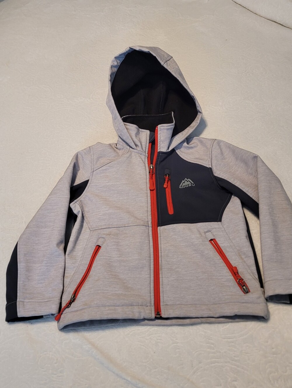 Snozu Unisex Gray Red Blk Hooded Jacket Size 5/6 EUC Full Zip Zippered Pockets